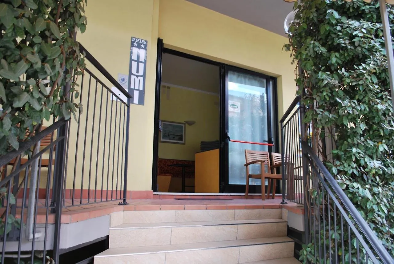 **  רימיני Hotel Numi איטליה