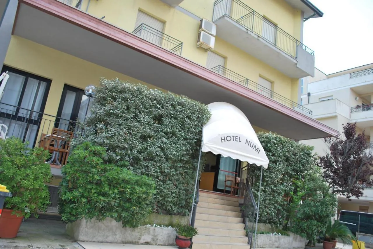 רימיני Hotel Numi